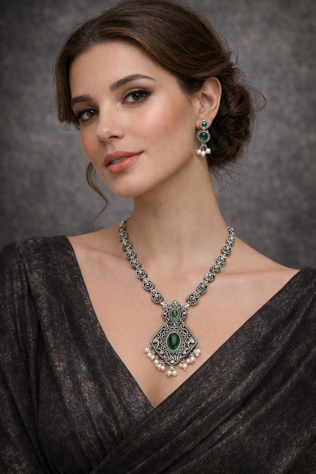 Oxidized Heritage Emerald Set image 3