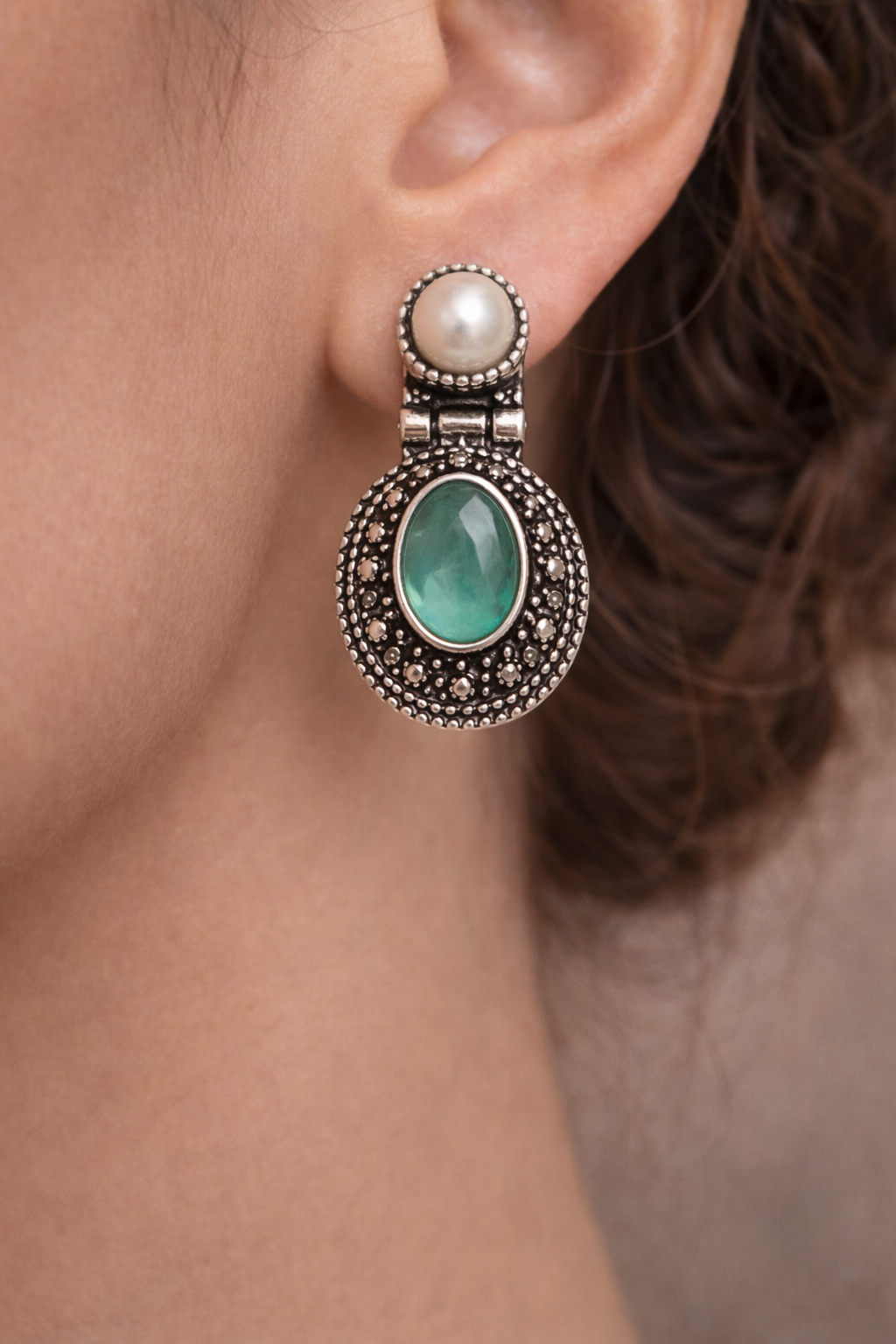 Pearl Stone Set Emerald