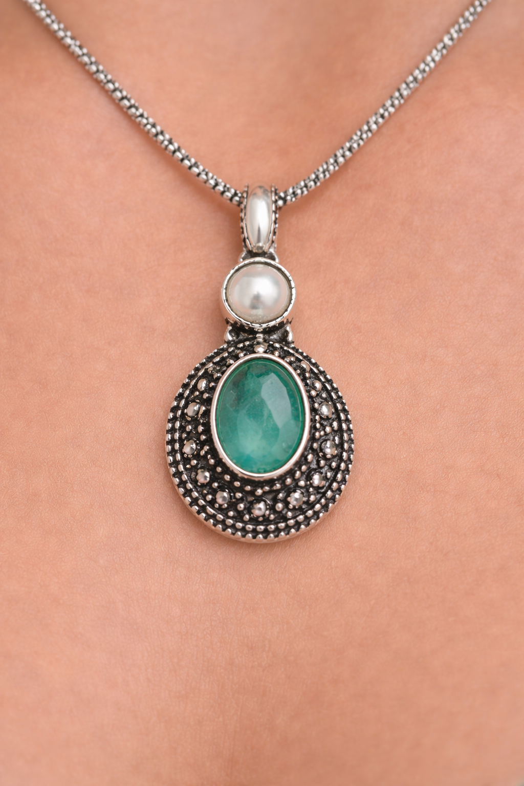 Pearl Stone Set Emerald