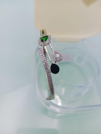 Clove Bracelet
